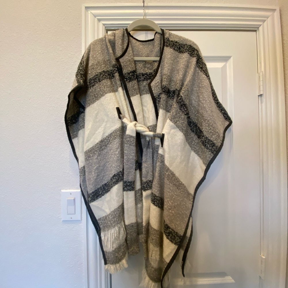 Lucky Brand Cape Tunic - Picture 5 of 7